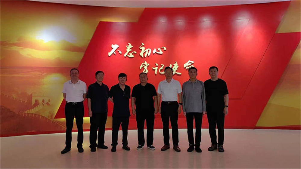 牢记嘱托不忘初心，凝心聚力共创辉煌。